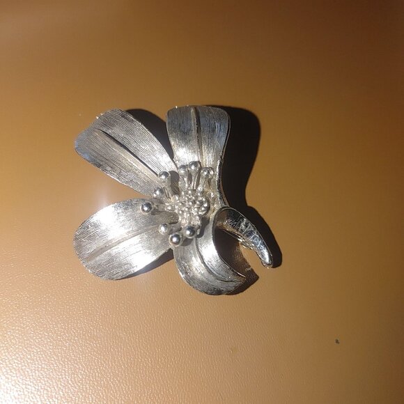 Vintage Emmons Silver Tone Floral Brooch Pin Mid Century Stamped - Picture 8 of 8